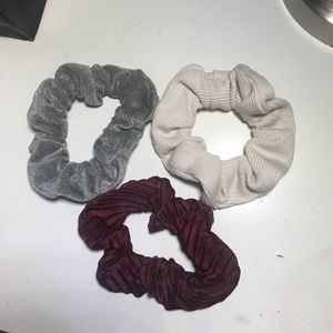 3 set scrunches